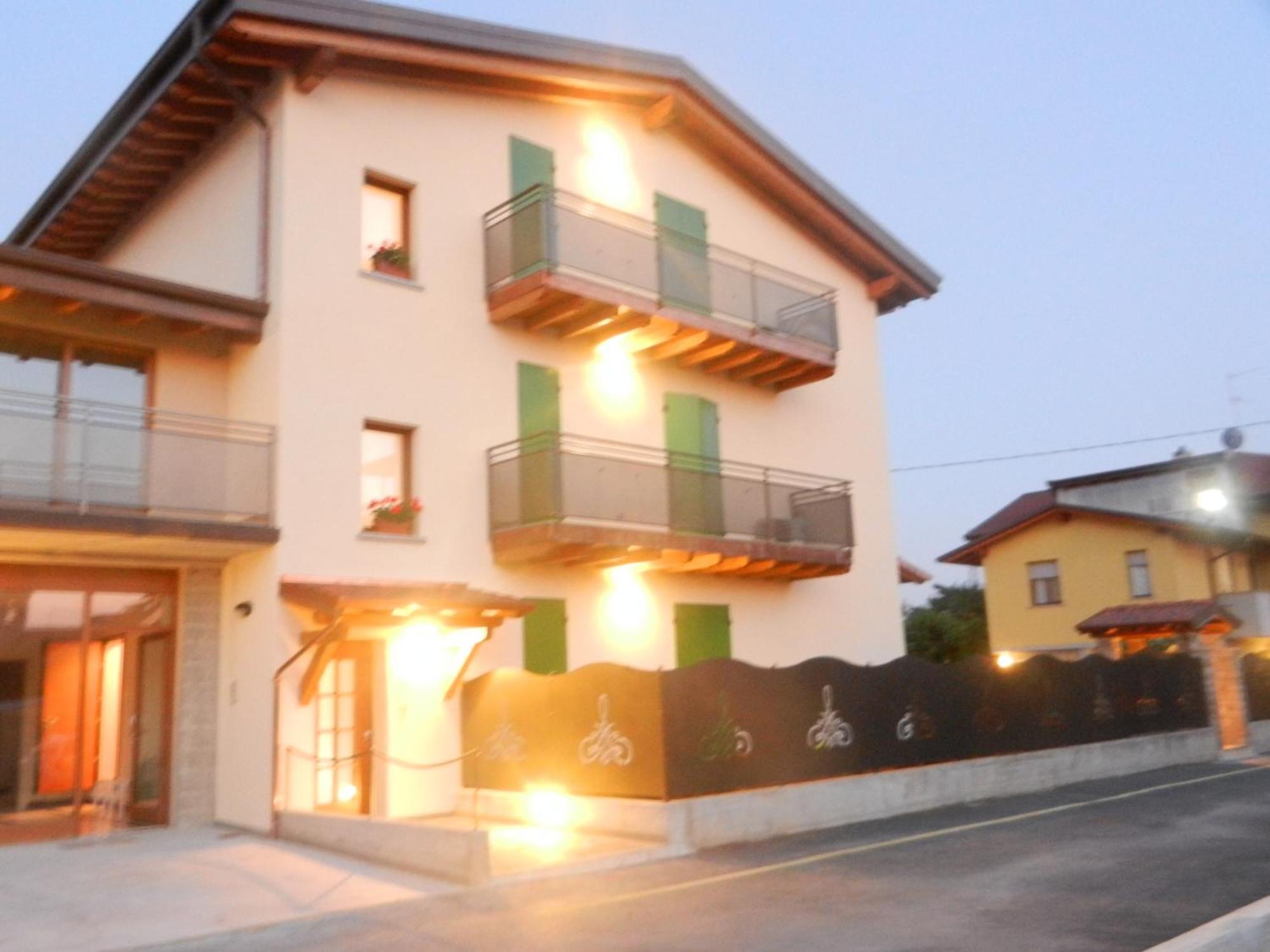 Costa di Mezzate B&B Ad Hoc מראה חיצוני תמונה
